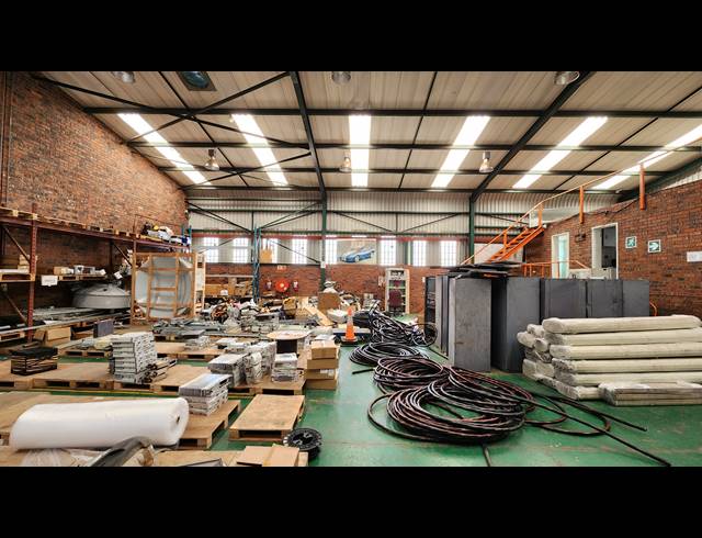 330M² WAREHOUSE TO LET IN SEBENZA